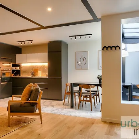 170 - Sublime Flat In Center Of *